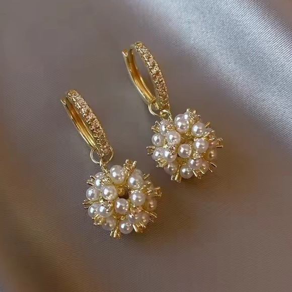 Anthropologie Gold Pearl Drop Earrings - Picture 2 of 10